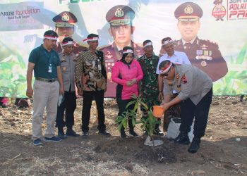 Cegah Banjir dan Tanah Longsor, Polres Kudus Kompak Tanam Pohon