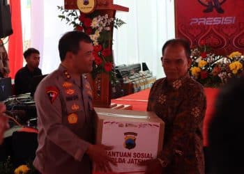 Kapolda Jateng Serah Terimakan Bantuan ke Masyarakat