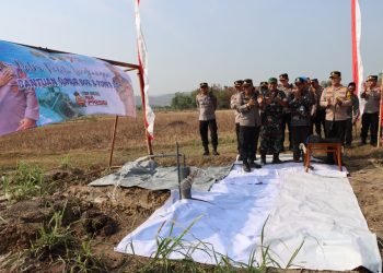 Kapolresta Pati Resmikan Bantuan Sumur Bor dan Pompa Air