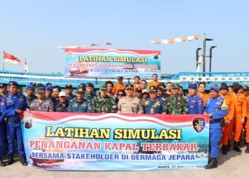 Pelatihan Simulasi Penanganan Korban Kapal Terbakar