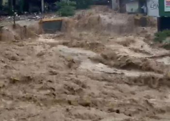 Musim Hujan Tiba, Polsek Sukolilo Siaga Terkait Air Sungai Meluap