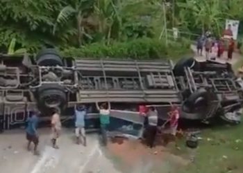 Miris !!! Bus New Shantika Terjun dari Tol, Dua Meninggal Dunia dan 16 Orang Masih di Rawat