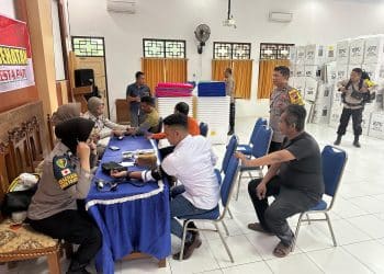 Gelar Layanan Kesehatan, Subsatgas Dokkes Polresta Pati Datang ke TPS