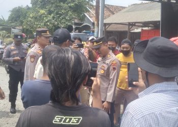 Tuntutan Aksi Warga Dibubarkan, Kapolsek Dukuhseti : Belum Ijin