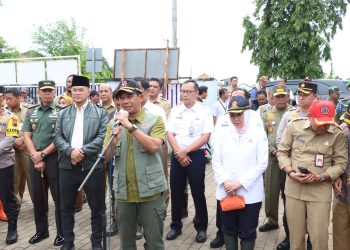 Bantuan Sosial Dibagikan, Kapolda Jateng Turun