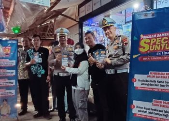 Para Pedagang dan Pengunjung Pasar Terima Sosialisasi Crash Progam Diskon Pajak