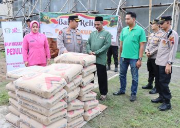 60 Sak Semen dan Uang Tunai di Salurkan Masjid