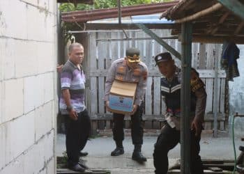 Polresta Pati Salurkan Bantuan di Dua Desa