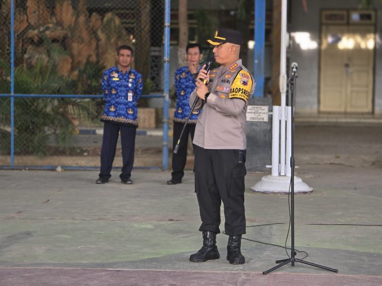 Kapolresta Pati Ajak Pelajar SMPN 3 Pati Tertib Berlalu Lintas