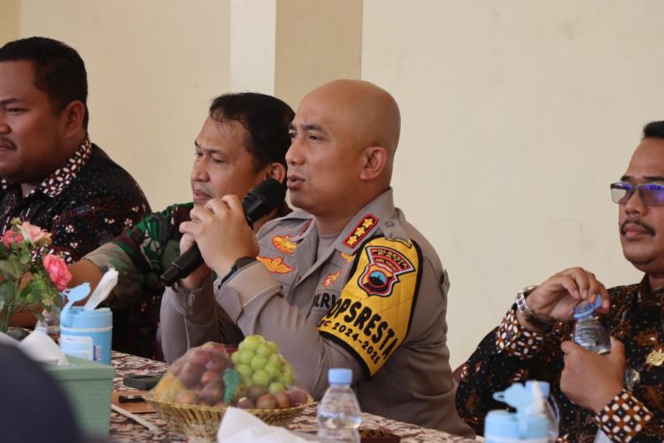 Kapolresta Pati Sosialisasikan Layanan Lapor Cepat di Jumat Curhat