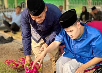 Ziarah Bersama Putra, Ahmad Luthfi Ingatkan Pentingnya Keluarga
