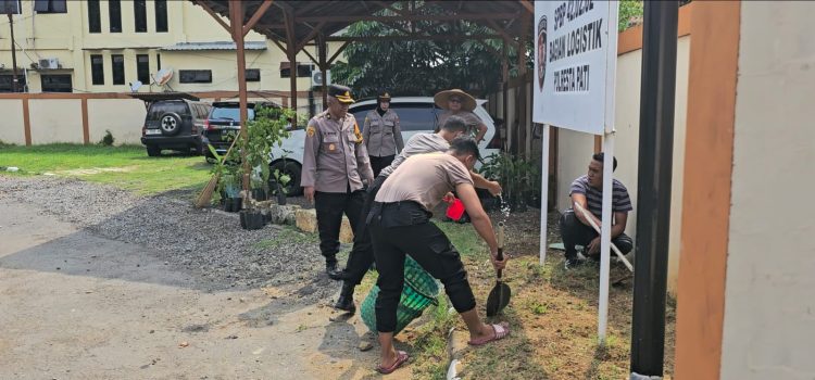 Terkait Ketahanan Pangan, Kini Polresta Pati Menanam 50 Pohon Berbagai jenis