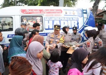 Tebar Kebaikan Dengan Berbagi Takjil Gratis