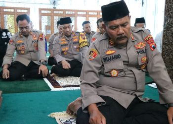Perkuat Silaturahmi Dengan Masyarakat, Kapolresta Pati Gelar Sholat Dzuhur Berjamaah