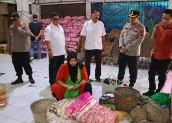 Rutin Pantau Pasar, Kapolres dan Satgas Pangan Kudus cek Harga