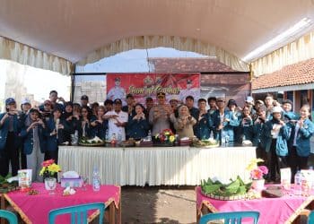 Cegah Abrasi, Polres Demak Tanam Ribuan Mangrove