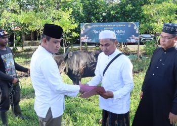 Kebersamaan Idul Adha, Kapolres Banjar Gelar Salat Ied dan Kurban Bareng Warga Aspol