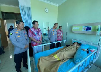 Besuk Enam Korban Kerusuhan, Kapolresta Pastikan Kondisi Mulai Membaik