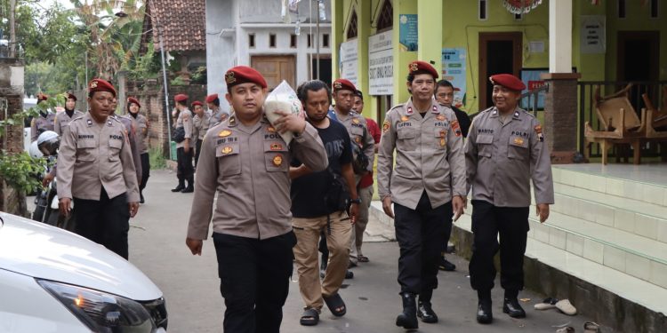 Tuai Apresiasi Pesantren, Sat Reskrim Polresta Pati Rayakan HUT ke-78