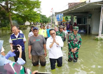 Tinjau Banjir Juwana, Plt Bupati Pati Dorong Solusi Terpadu