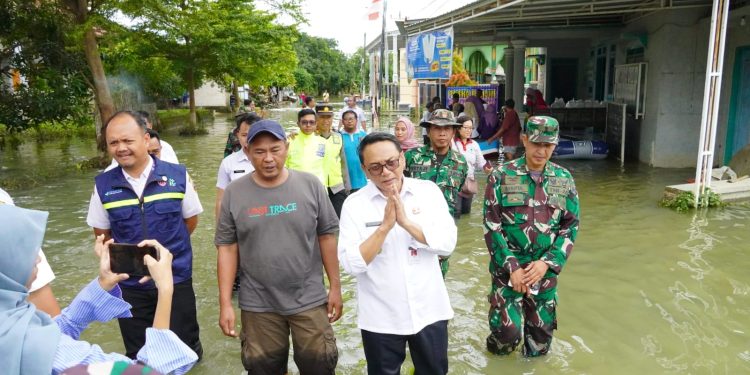 Tinjau Banjir Juwana, Plt Bupati Pati Dorong Solusi Terpadu