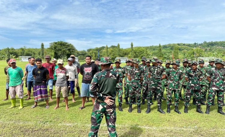Karya Bakti Bersama Warga Desa Pacing, Danyon Tekankan Semangat Gotong Royong