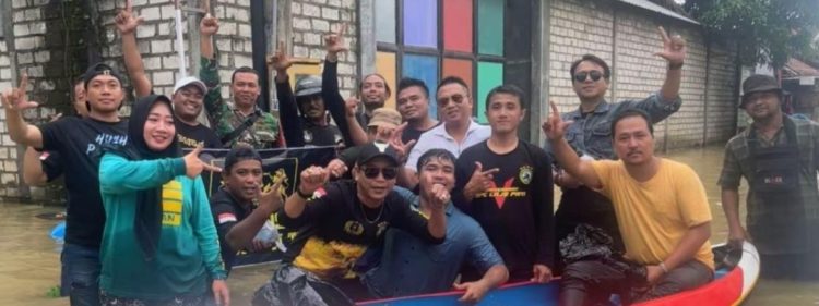 Aksi Peduli Korban Banjir, Fraksi Partai Demokrat dan LA Timur Hadir