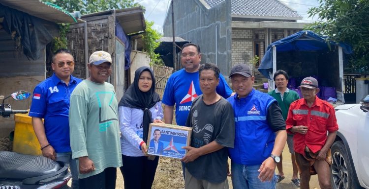 Blusukan Sosial Partai Demokrat, Ratusan Sembako Dibagikan ke Rumah Warga