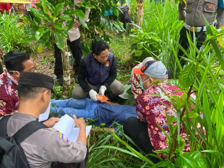 Tragis di Kebun Cengkeh, Pria 31 Tahun Ditemukan Tergantung