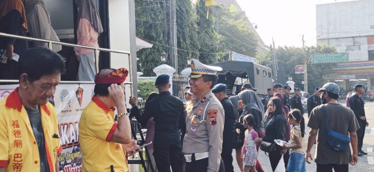 Waisak 2026, Ribuan Warga Pati Nikmati Makan Gratis dari Kelenteng Hok Tik Bio Pati dan Polri