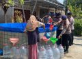Air Bersih Jadi Rebutan di Musim Kemarau, Brimob Bantu Warga