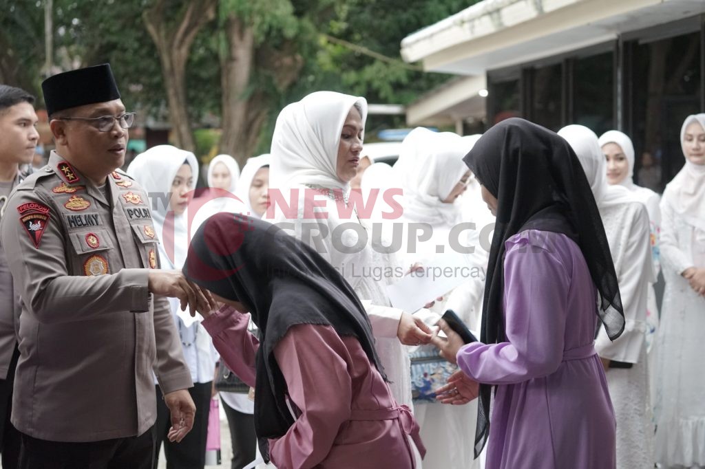 Sambut Ramadhan, Kapolda Gorontalo dan Ibu Ketua Bhayangkari Santuni Anak Panti Asuhan