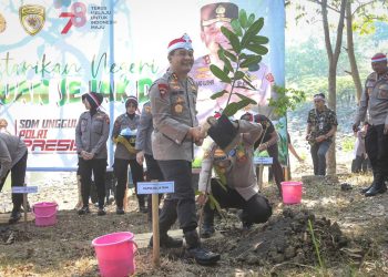 Cegah Perubahan Iklim, Polda Jateng Gelar Tanam Pohon