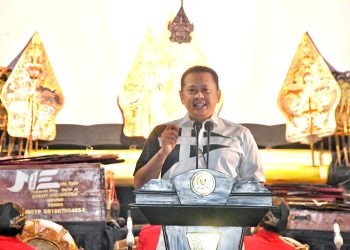 Kesenian Wayang Kulit, Bambang Soesatyo Menampilkan Kisah ‘Semar Boyong’