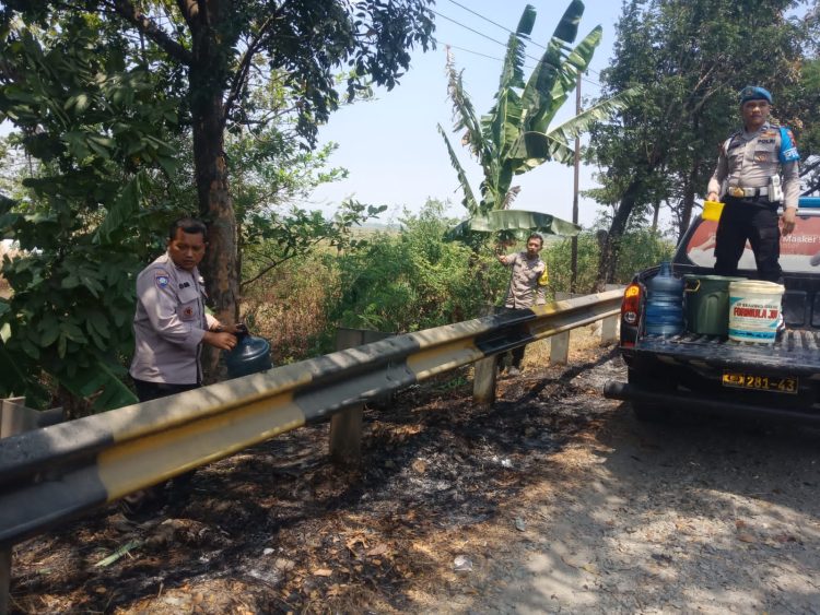 Jalan Lingkar Asap Tebal, Polisi Bergegas Cek Lokasi