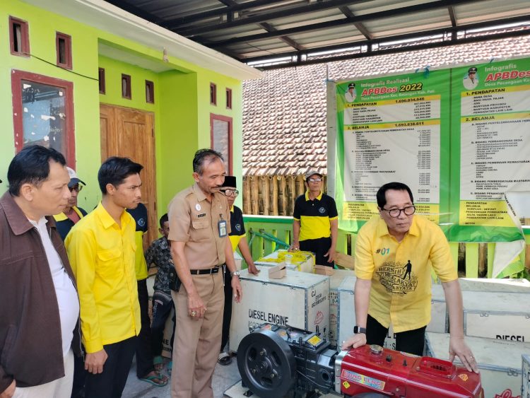 Gratis !!! Anggota DPR RI Komisi IV Berikan Bantuan Aspirasi ke Para Nelayan