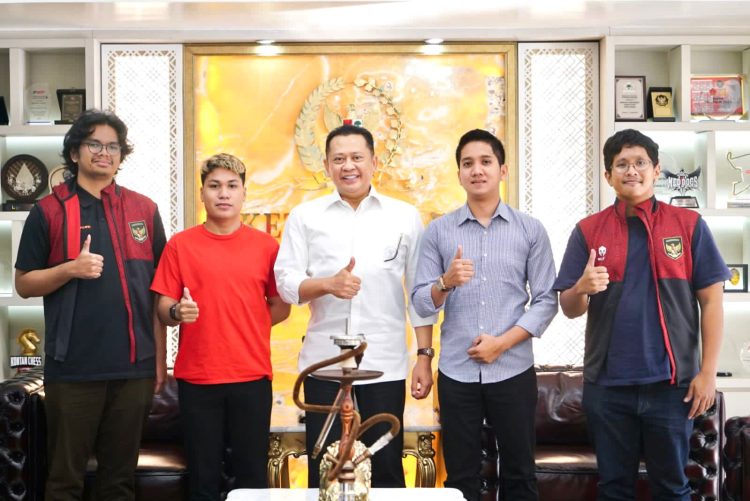 Berlaga Membawa Nama Indonesia, Ketua MPR RI Lepas 11 Atlet Balap