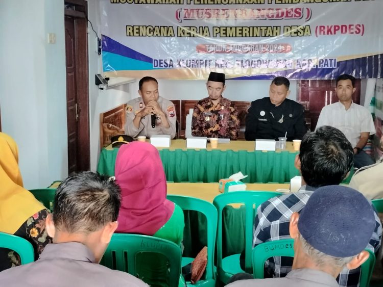 Acara Musrenbangdes Desa Klumpil, Wakapolsek Tlogowunggu Himbau Masyarakat Bahaya Terkait Bullying dan Kekerasan