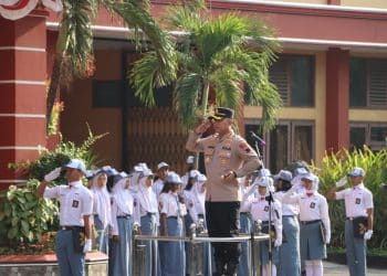 Upacara di Sekolah, Kapolresta Pati Berikan Edukasi “Stop Bullying”