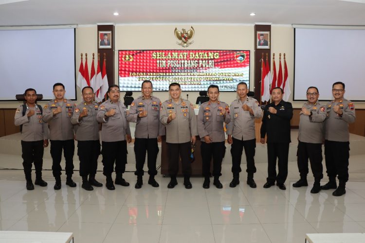 Kualitas Terbaik, Wakapolres Kudus Kawal Tim Puslitbang Polri Cek Rumah Dinas