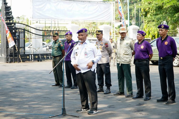 HUT IARMI ke 3, Pj Bupati Turunkan Bantuan Air ke Masyarakat
