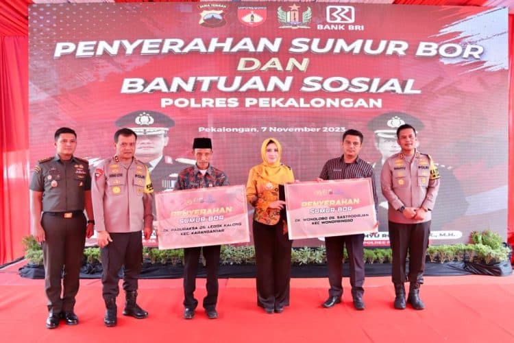 Bantuan Sumur dan Paket Sembako Dibagikan Masyarakat