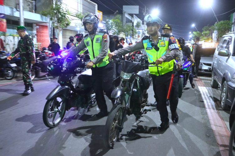 Pelanggar Lalu Lintas, Polisi Sita 140 Sepeda Motor