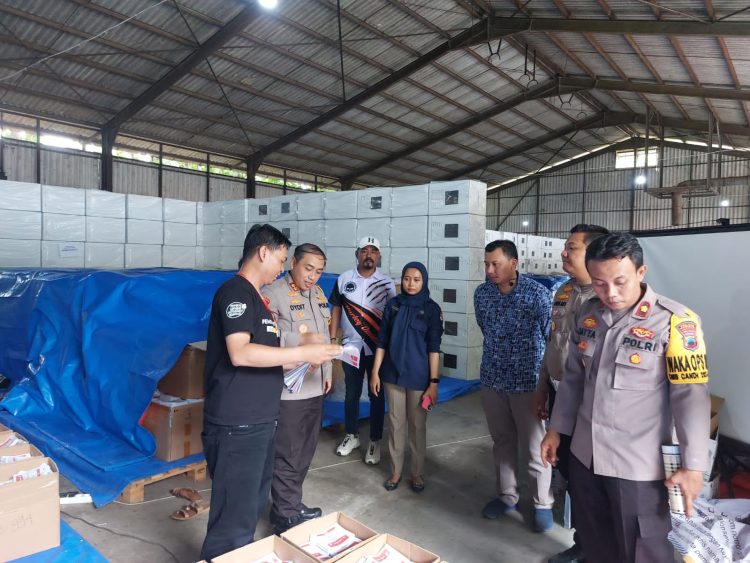 Beda Pilihan Boleh, Polres Kudus Perketat Pengamanan Logistik KPU