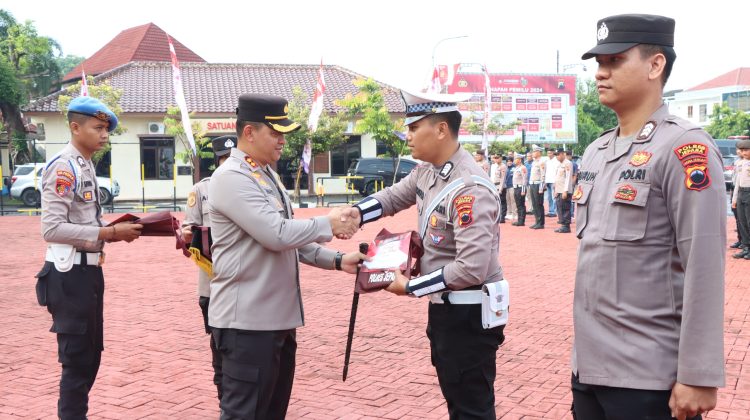 Setiap Bulan Ulang Tahun, Kapolres Jepara Berikan Kejutan ke 51 Personil