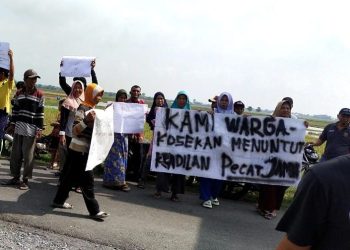 Copot Oknum Perangkat Desa Berselingkuh, Warga Gelar Aksi Demo