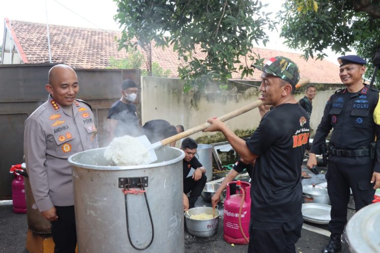 Cek Kesiapan Dapur Umum, Kapolresta Pati Hadir