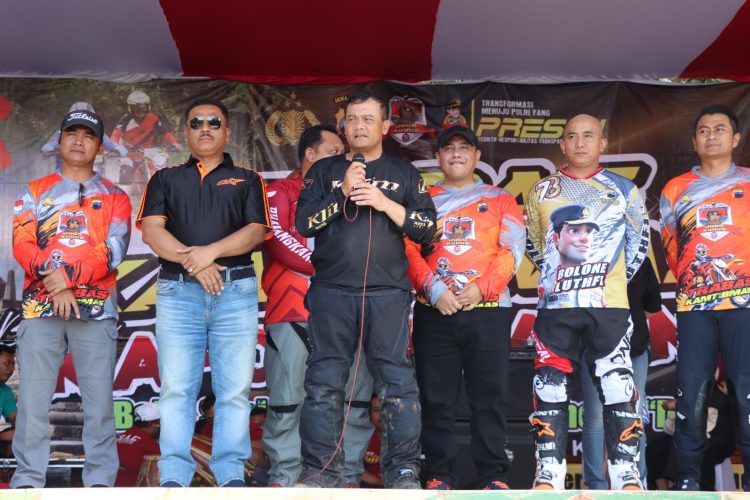 Bantuan Sembako di Terima Warga, Kapolda Jateng Buka Trabas Kamtibmas