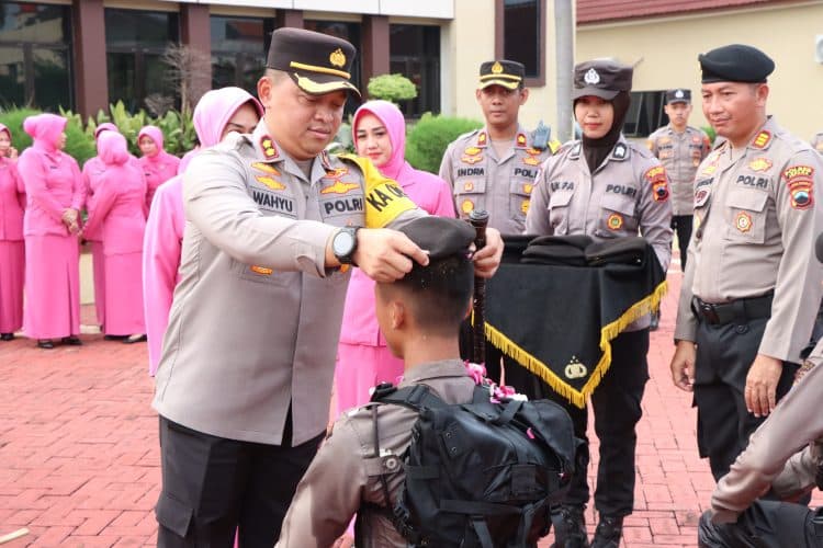 Pembinaan Tradisi Pembaretan Para Bintara Remaja