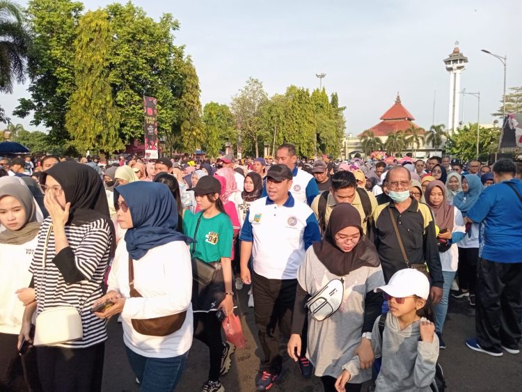 Hari Buruh Internasional di Meriahkan Jalan Sehat
